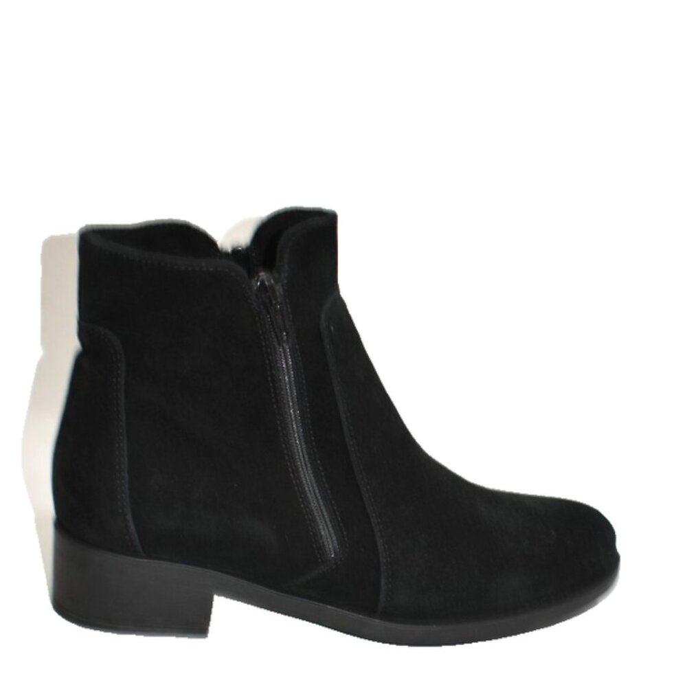 New! LA CANADIENNE 8.5 M Sydney Black Suede Ankle Boot Waterproof DD456B